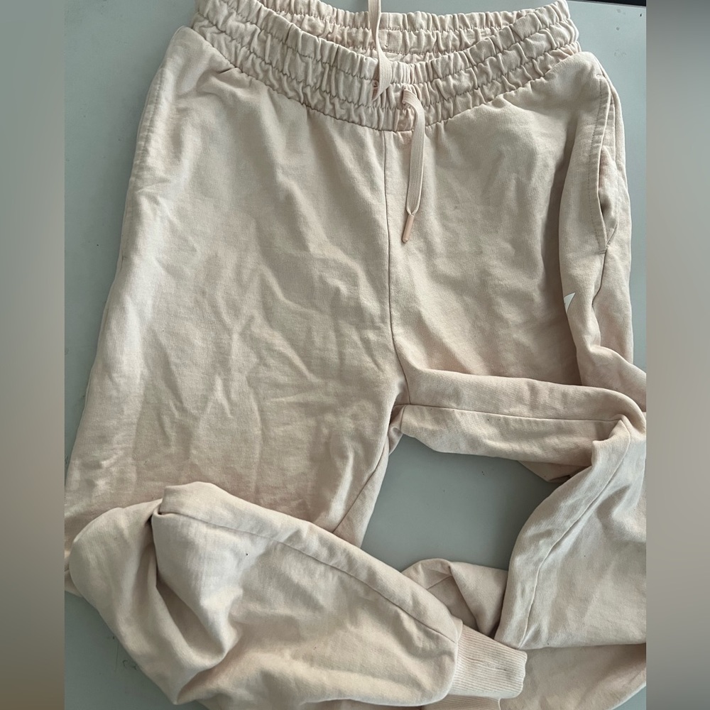 Gymshark sweatpants XS worn less than five times not at the gym.